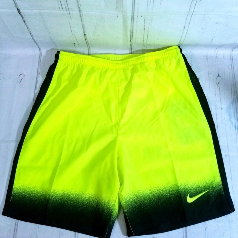 Nike Dri Fit Unisex thin Shorts size youth Medium